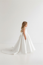 Elowen White